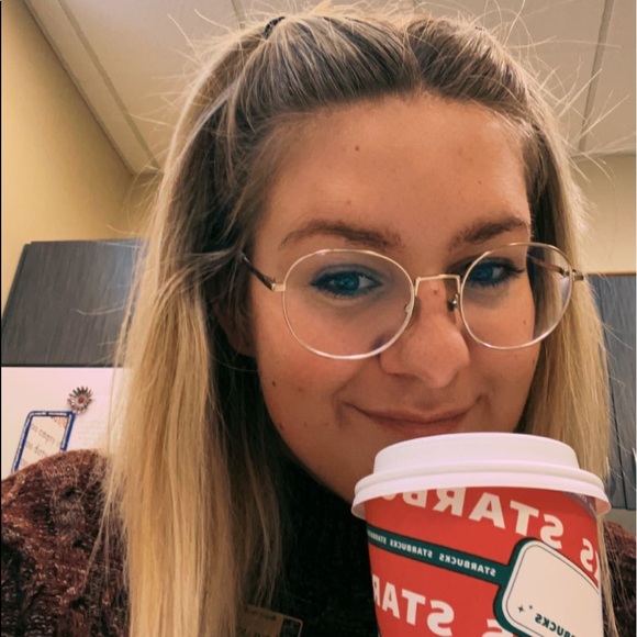 Meet your Posher, Shelby - Picture 1 of 4